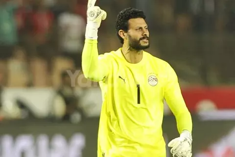 دماء وغطاء رأس طبي.. الشناوي يكمل مباراة منتخب مصر وموريتانيا مصابًا